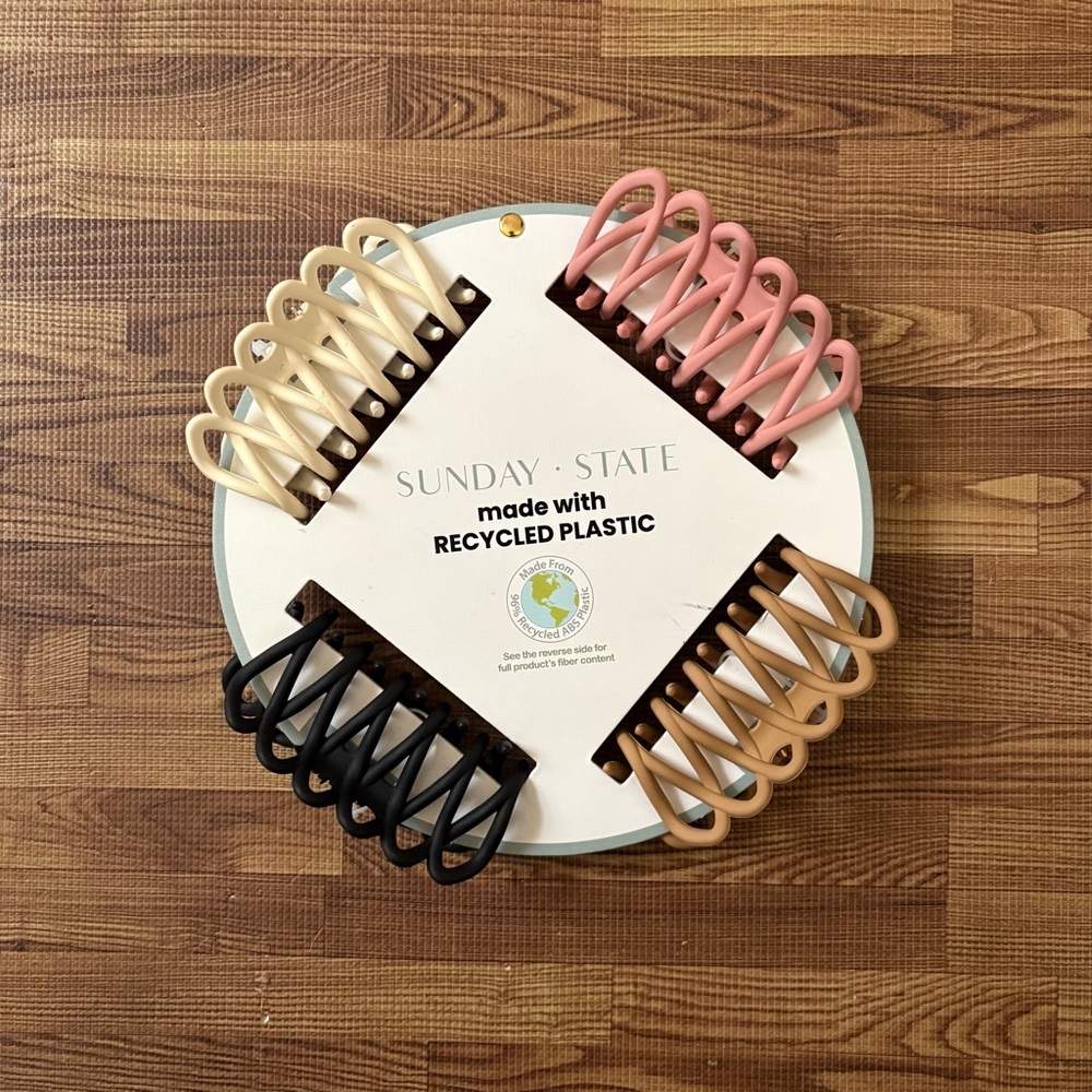 NWT Sunday State Hair Clips Set